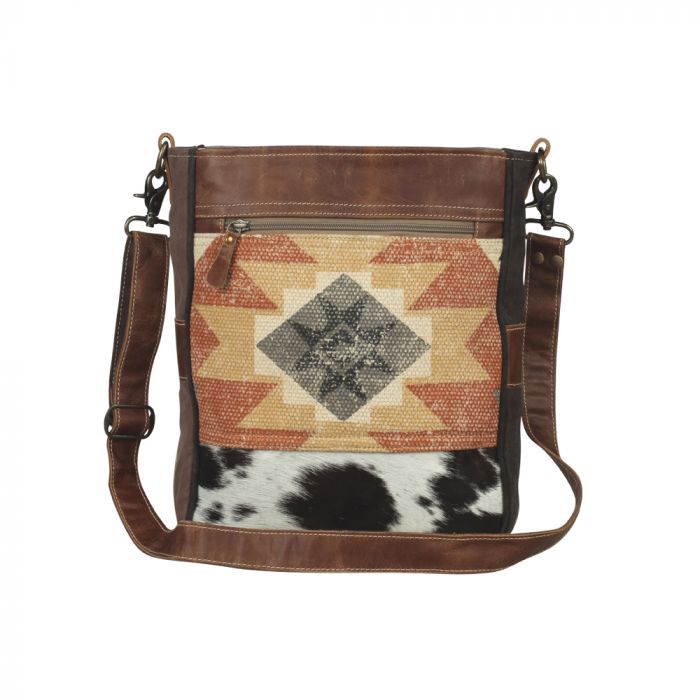 ENCHANTING SHOULDER BAG